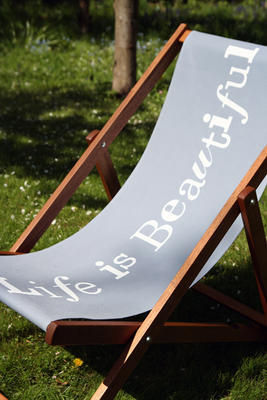 http://furnish.co.uk/photos/articles/regular/deck-chairs/deck-chairs-2991.jpg?1272587902